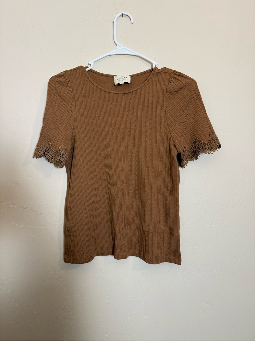Sezane Clea tshirt Women's Brown Short Sleeve Knit Top with Lace Trim